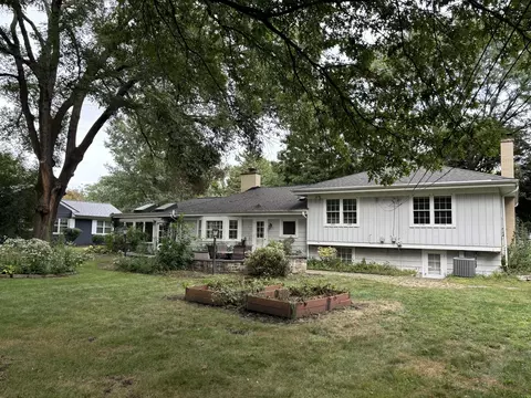 Exterior - 1116 Woodview Rd, Burr Ridge, IL 60527 photo 4 of 8