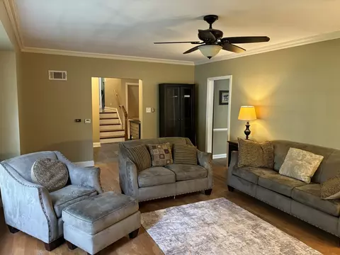 Living - 1116 Woodview Rd, Burr Ridge, IL 60527 photo 2 of 4