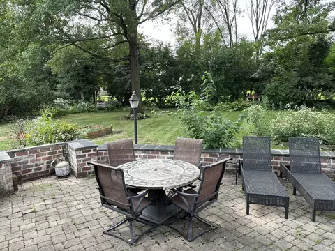 Exterior - 1116 Woodview Rd, Burr Ridge, IL 60527 photo 7 of 8