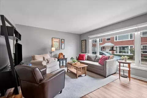 Living - Undisclosed, Glenview, IL 60025 photo 2 of 3