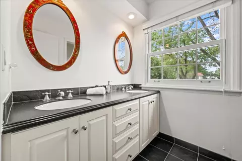 Bath - 1745 E Summit Ct, Deerfield, IL 60015 photo 3 of 3