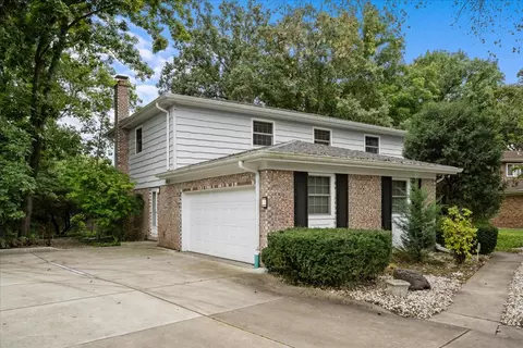 Exterior - 1745 E Summit Ct, Deerfield, IL 60015 photo 2 of 4
