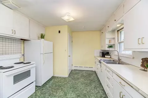 Kitchen - 23929 W Chicago St, Plainfield, IL 60544 photo 3 of 5