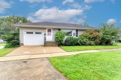 Exterior - 23929 W Chicago St, Plainfield, IL 60544 photo 2 of 5