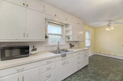 Kitchen - 23929 W Chicago St, Plainfield, IL 60544 photo 4 of 5