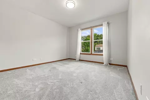 Bedroom - 170 Salford Dr, Algonquin, IL 60102 photo 4 of 9