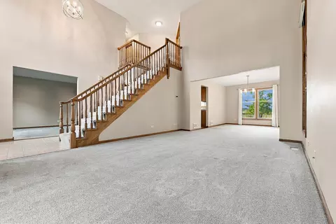 Living - 170 Salford Dr, Algonquin, IL 60102 photo 2 of 8