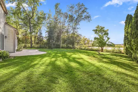 Exterior - 170 Salford Dr, Algonquin, IL 60102 photo 10 of 11
