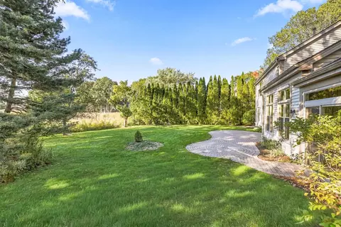 Exterior - 170 Salford Dr, Algonquin, IL 60102 photo 7 of 11