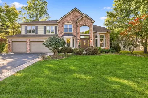 Exterior - 170 Salford Dr, Algonquin, IL 60102 photo 3 of 11