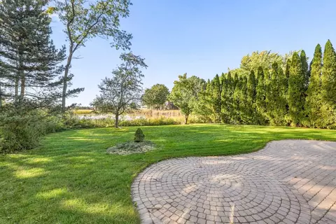 Exterior - 170 Salford Dr, Algonquin, IL 60102 photo 8 of 11