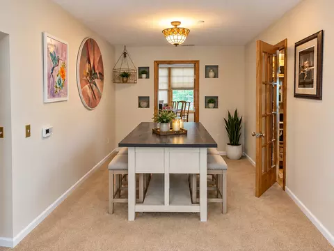 Dining - 920 Parkview Ln, Des Plaines, IL 60016 photo 1 of 1