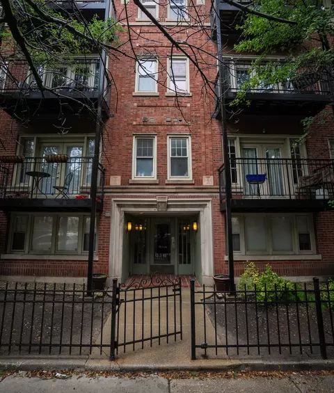 4420 N Ashland Ave #2W, Chicago, IL 60640
