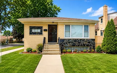 3000 N Neenah Ave, Chicago, IL 60634