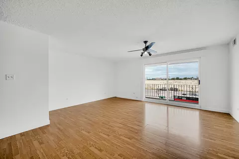 Living - 7347 W 79th Pl #3C, Bridgeview, IL 60455 photo 3 of 4