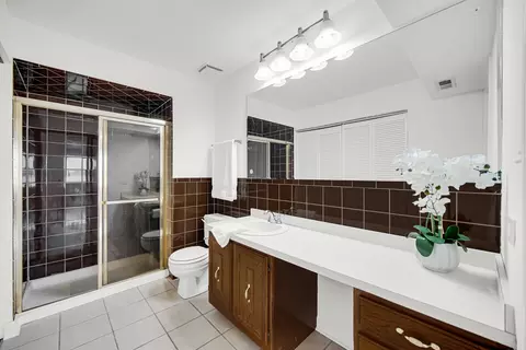 Bath - 7347 W 79th Pl #3C, Bridgeview, IL 60455 photo 1 of 2