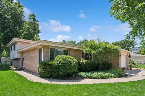 1746 Richfield Ave, Highland Park, IL 60035