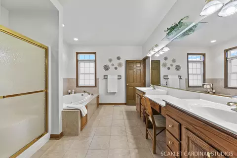 Bath - 1502 Cherry Rd, Oswego, IL 60543 photo 2 of 5