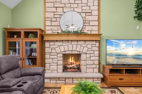 Living - 1502 Cherry Rd, Oswego, IL 60543 photo 4 of 6