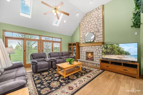 Living - 1502 Cherry Rd, Oswego, IL 60543 photo 2 of 6
