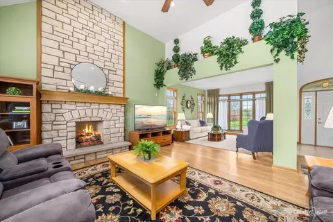 Living - 1502 Cherry Rd, Oswego, IL 60543 photo 3 of 6