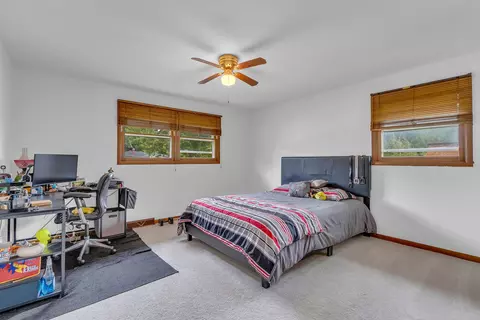 Bedroom - 1177 Meadow Ln, Elgin, IL 60123 photo 3 of 4