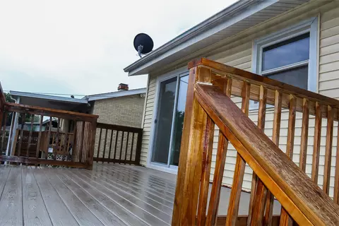 Exterior - 409 E Cherry Hl, Addison, IL 60101 photo 3 of 5