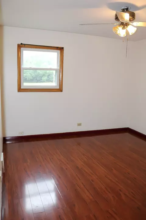 Bedroom - 409 E Cherry Hl, Addison, IL 60101 photo 2 of 6