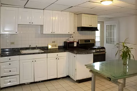 Kitchen - 409 E Cherry Hl, Addison, IL 60101 photo 3 of 3