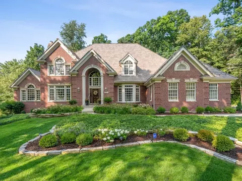 3017 Glen Eagles Ct, Saint Charles, IL 60174