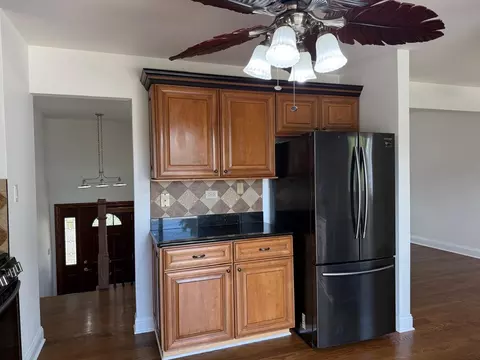 Kitchen - 1230 Durham Dr, Wheaton, IL 60189 photo 3 of 3