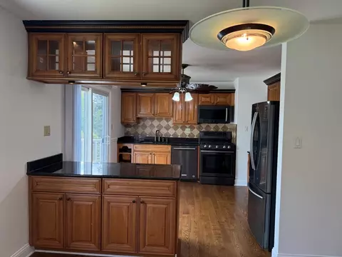 Kitchen - 1230 Durham Dr, Wheaton, IL 60189 photo 2 of 3