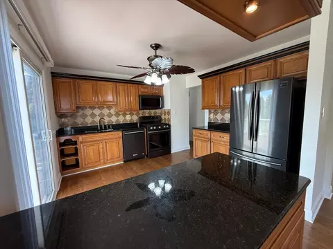 Kitchen - 1230 Durham Dr, Wheaton, IL 60189 photo 1 of 3