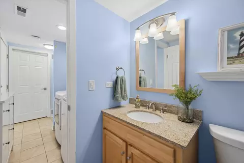 Bath - 2174 Stirrup Ln, Wheaton, IL 60189 photo 1 of 2