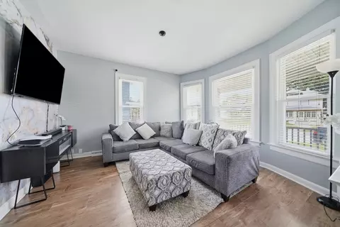 Living - 483 Barrett St, Elgin, IL 60120 photo 2 of 2