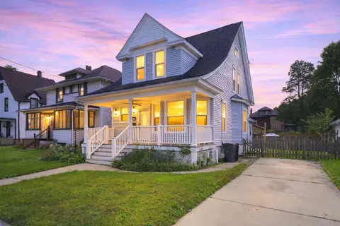 Exterior - 483 Barrett St, Elgin, IL 60120 photo 2 of 3