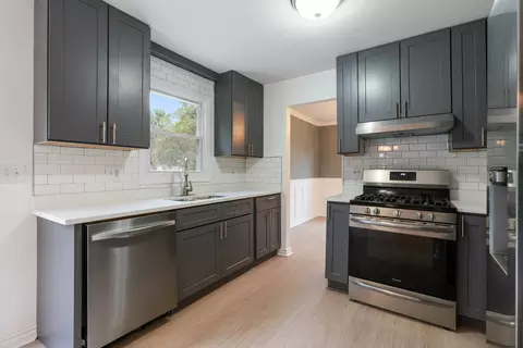 Kitchen - 1465 Jasper Dr, Wheaton, IL 60189 photo 3 of 4