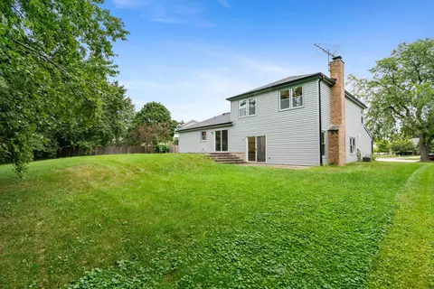 Exterior - 1465 Jasper Dr, Wheaton, IL 60189 photo 4 of 5
