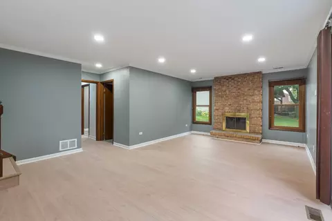 Living - 1465 Jasper Dr, Wheaton, IL 60189 photo 6 of 7