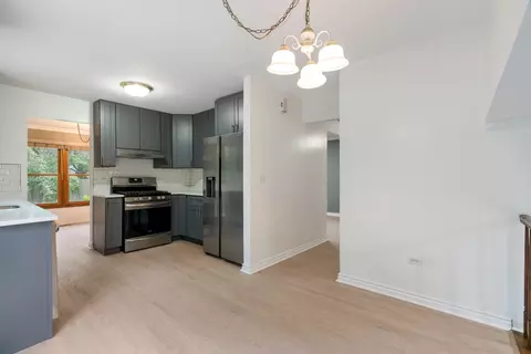 Kitchen - 1465 Jasper Dr, Wheaton, IL 60189 photo 4 of 4