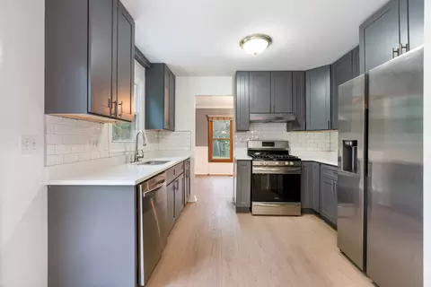 Kitchen - 1465 Jasper Dr, Wheaton, IL 60189 photo 2 of 4