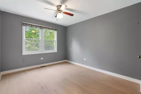 Bedroom - 1465 Jasper Dr, Wheaton, IL 60189 photo 3 of 4