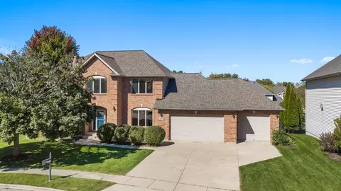 1039 Wellington Ct, Sycamore, IL 60178