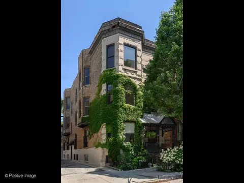 230 W Saint Paul Ave, Chicago, IL 60614