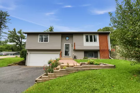 3203 Thompson Rd, Wonder Lake, IL 60097