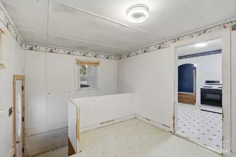 Entry Way - 104 E Cleveland St, Cullom, IL 60929 photo 1 of 2