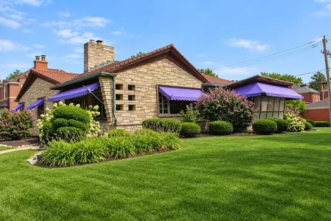 9357 S Bell Ave, Chicago, IL 60643 photo 2