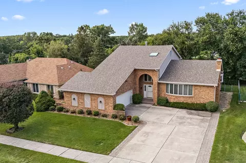 9736 W Pebble Dr, Palos Park, IL 60464