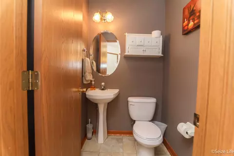 Bath - 421 Johnson St #421, Marengo, IL 60152 photo 1 of 2