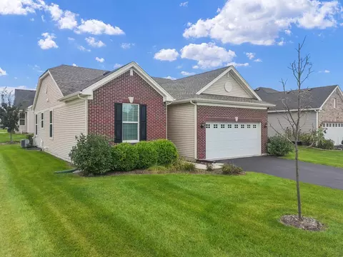 9135 Nash Ct, Huntley, IL 60142